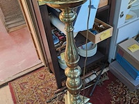 Lot 29 - massieve koperen ! kerkkandelaar - vloerlamp - afbeelding 3 van  4