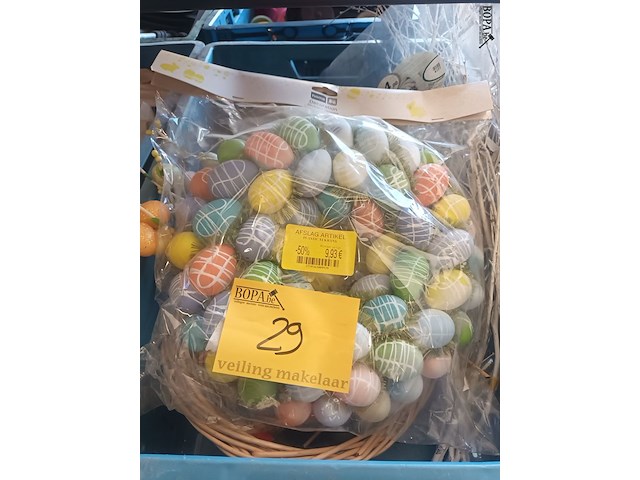Lot 29 - paasversiering - afbeelding 1 van  2