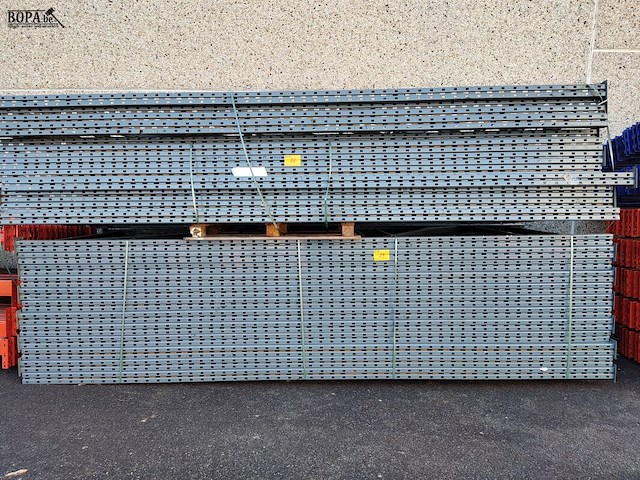 Lot 29 - palletstelling met 12 staanders - afbeelding 1 van  4