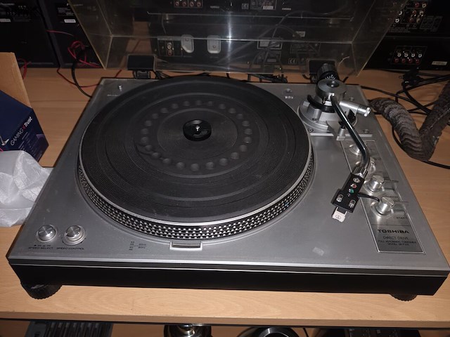 Lot 29 - platenspeler toshiba - afbeelding 2 van  4