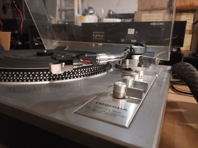 Lot 29 - platenspeler toshiba - afbeelding 4 van  4