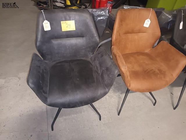 Lot 29 - roterende armstoel volta. 2 stuks - afbeelding 1 van  8