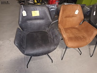 Lot 29 - roterende armstoel volta. 2 stuks