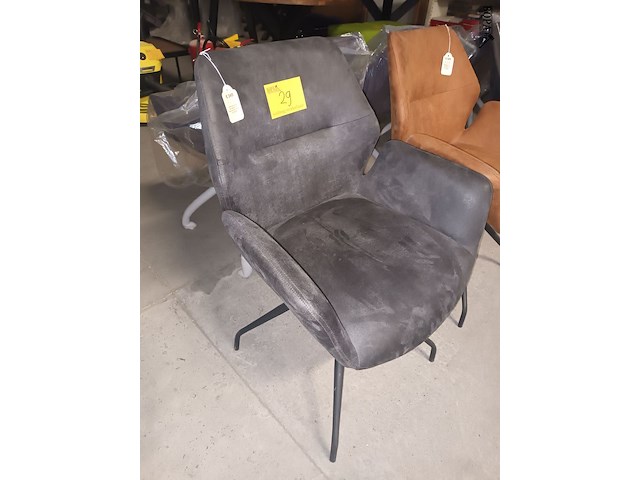 Lot 29 - roterende armstoel volta. 2 stuks - afbeelding 2 van  8
