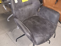Lot 29 - roterende armstoel volta. 2 stuks - afbeelding 2 van  8