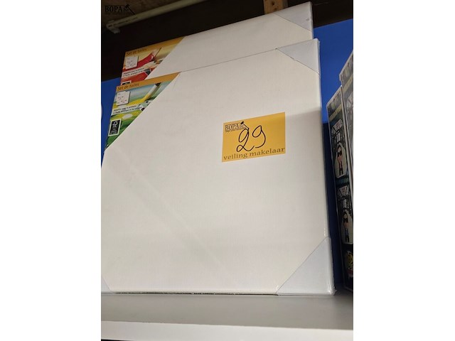 Lot 29 - schildersdoeken nieuw - afbeelding 1 van  2