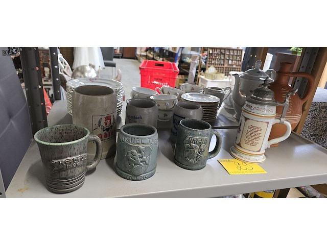 Lot 29 - stenen bierpotten 7 stuks + kruik - afbeelding 1 van  6