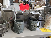 Lot 29 - stenen bierpotten 7 stuks + kruik - afbeelding 1 van  6