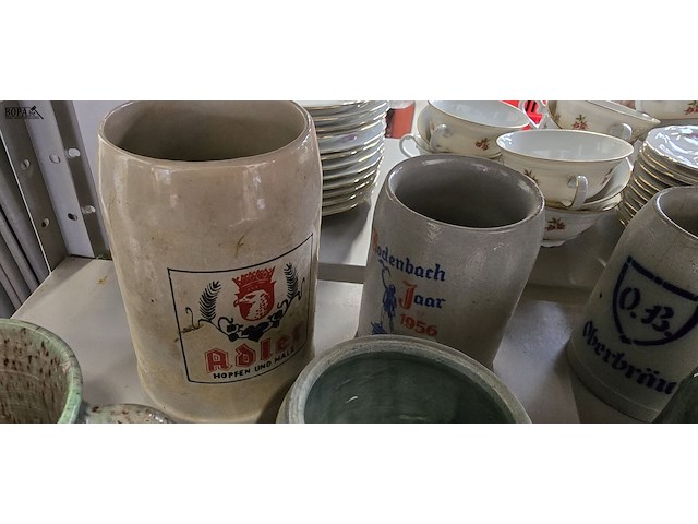 Lot 29 - stenen bierpotten 7 stuks + kruik - afbeelding 3 van  6