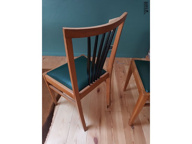 Lot 29 - stoelen. 2 stuks - afbeelding 2 van  3