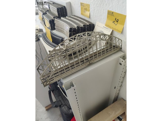Lot 29 - vakwerkbrug, met m-rails - afbeelding 2 van  4