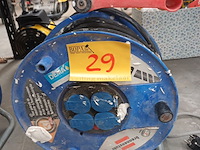 Lot 29 - verlengkabel op haspel en verdeelstekker - afbeelding 3 van  4