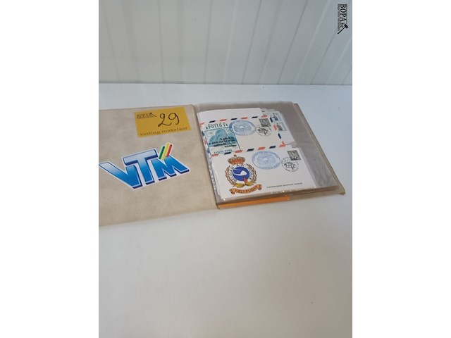 Lot 29 - verzamelmap postzegels. speciale uitgaven - afbeelding 1 van  9