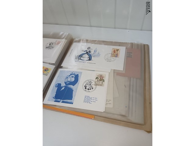 Lot 29 - verzamelmap postzegels. speciale uitgaven - afbeelding 8 van  9