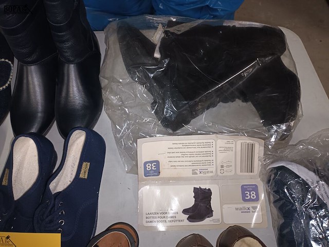 Lot 290 - damesschoenen - afbeelding 2 van  5