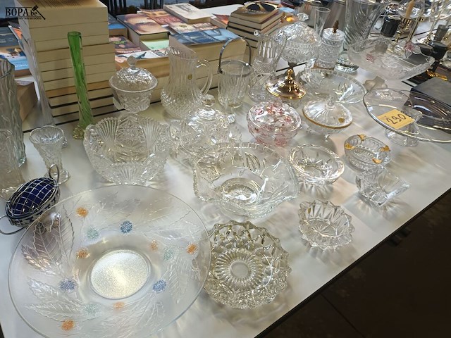 Lot 290 - glaswerk en kristal. 30 stuks - afbeelding 9 van  9