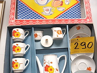Lot 290 - kinderservies. 11 stuks - afbeelding 1 van  4