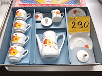 Lot 290 - kinderservies. 11 stuks - afbeelding 4 van  4