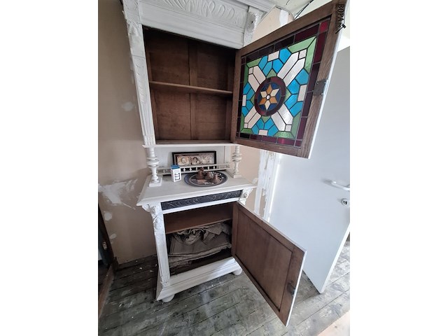 Lot 290 - mechelse kast - afbeelding 2 van  2