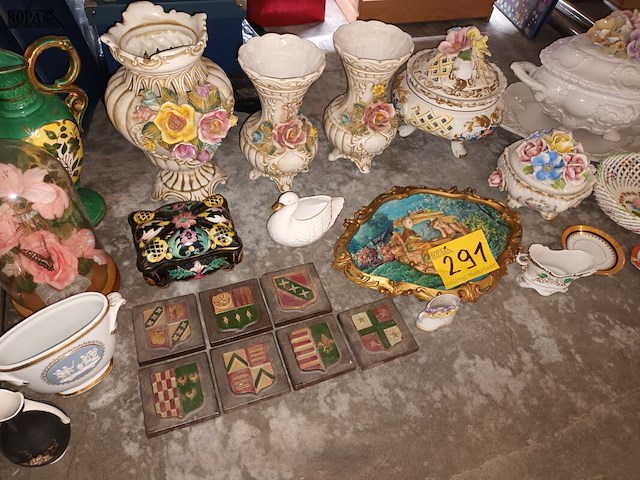 Lot 291 - vazen en decoratie. 27 stuks - afbeelding 1 van  4