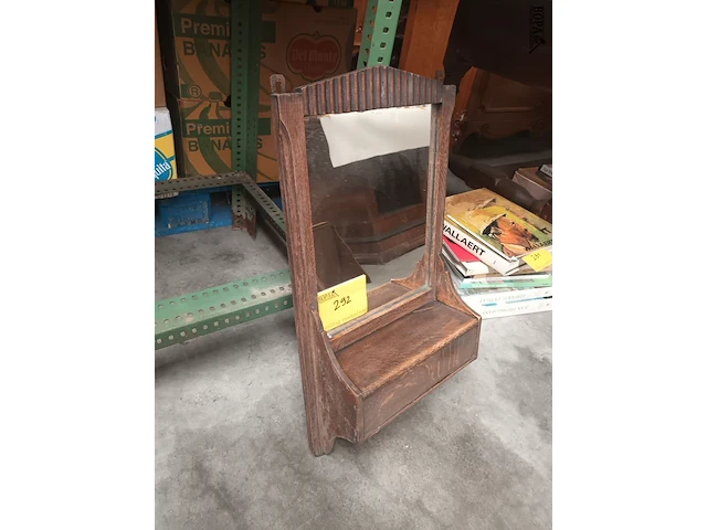 Lot 292 - antiek scheerkastje - afbeelding 1 van  3