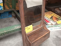 Lot 292 - antiek scheerkastje