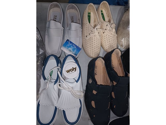 Lot 292 - damesschoenen - afbeelding 2 van  6