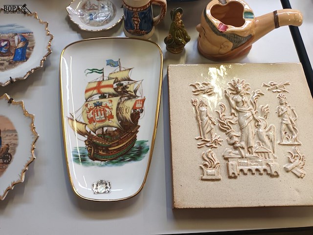 Lot 292 - decoratie. 35 stuks - afbeelding 9 van  9