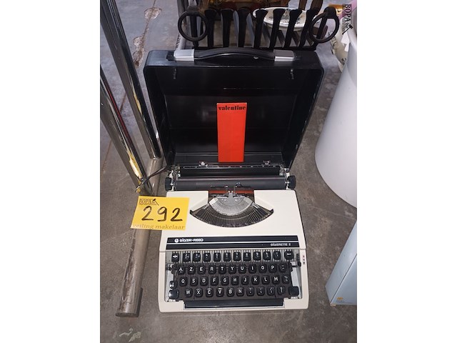 Lot 292 - retro typemachine silver reed - afbeelding 1 van  3