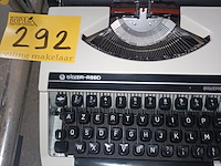 Lot 292 - retro typemachine silver reed - afbeelding 3 van  3