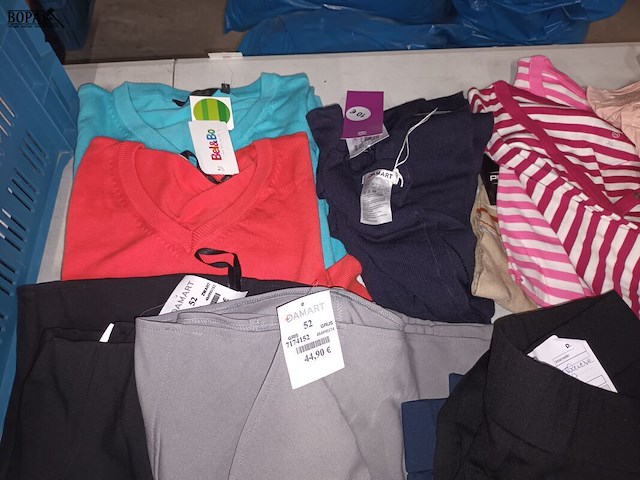 Lot 293 - dameskledij. 31 stuks - afbeelding 3 van  5