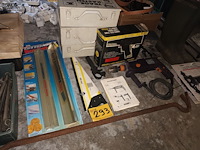 Lot 293 - gereedschap en doe-het-zelf. 15 stuks - afbeelding 1 van  5