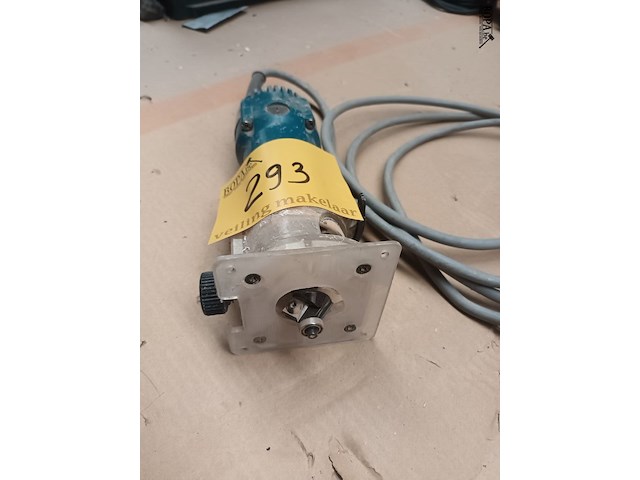 Lot 293 - makita kantenfrees - afbeelding 2 van  3