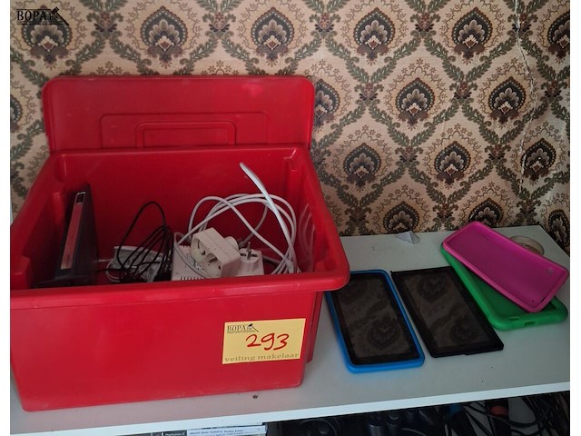 Lot 293 - telecom en oude gsm’s - afbeelding 1 van  2