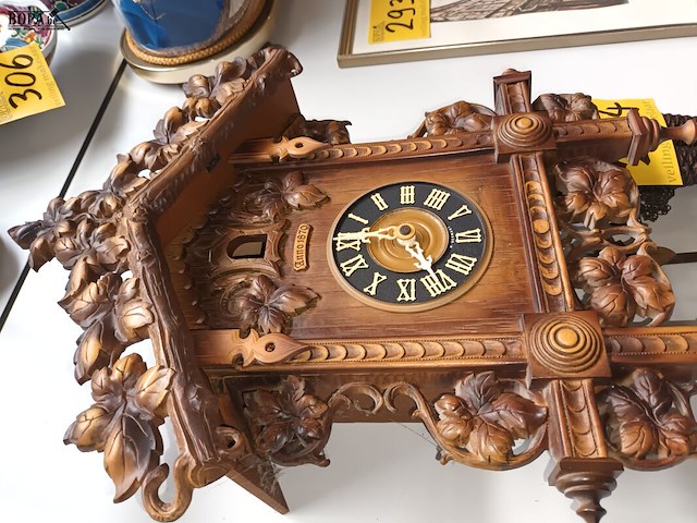 Lot 294 - koekoeksklok in plastiek - afbeelding 3 van  7