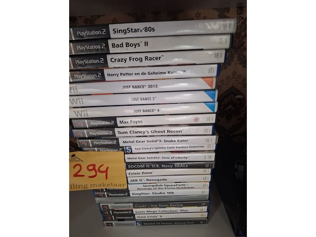 Lot 294 - playstation 2 console en spellen - afbeelding 4 van  4