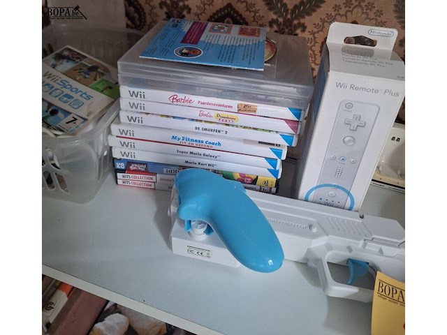 Lot 295 - nintendo wii, accessoires en spellen - afbeelding 2 van  2