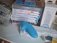 Lot 295 - nintendo wii, accessoires en spellen - afbeelding 2 van  2