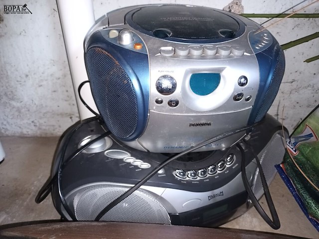 Lot 295 - radio’s en docking station 4 stuks - afbeelding 4 van  4