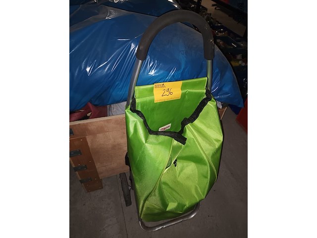 Lot 296 - boodschappen trolley en tasje - afbeelding 1 van  3