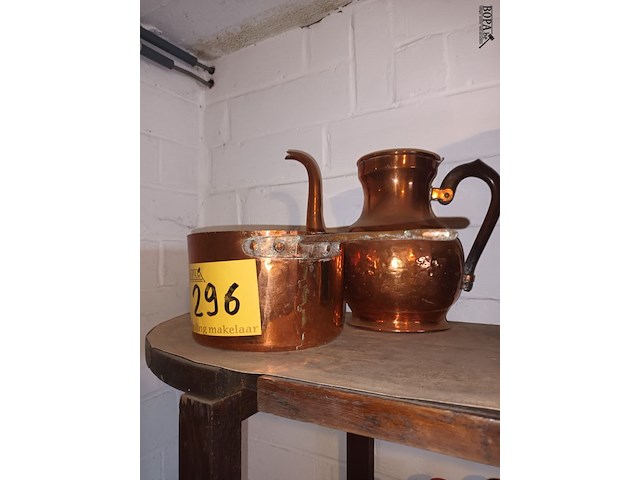 Lot 296 - koperen steelpan en kan - afbeelding 3 van  3