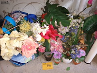 Lot 296 - partij kunstbloemen - afbeelding 1 van  4