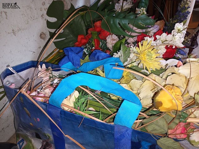 Lot 296 - partij kunstbloemen - afbeelding 3 van  4