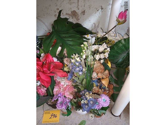 Lot 296 - partij kunstbloemen - afbeelding 4 van  4