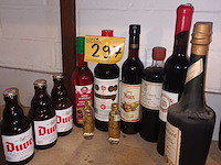 Lot 297 - alcoholische dranken. 11 stuks - afbeelding 1 van  4