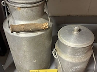 Lot 297 - aluminium melkkit - 2 stuks