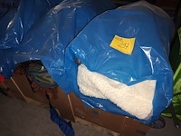 Lot 297 - grote partij kledij en linnen - afbeelding 4 van  4