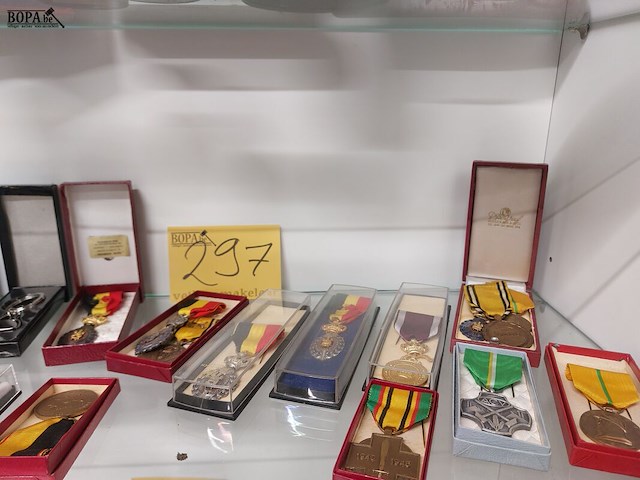 Lot 297 - lot medailles, ong 22 stuks - afbeelding 2 van  3