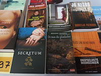 Lot 297 - romans en leesboeken. 45 stuks - afbeelding 8 van  8