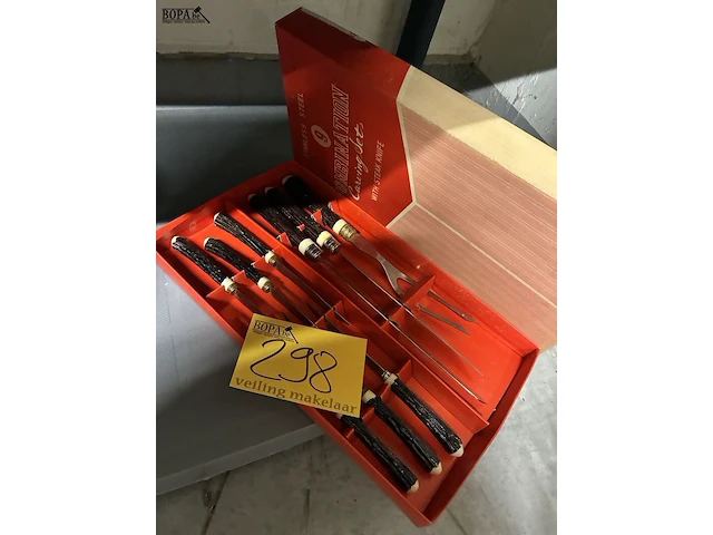 Lot 298 - retro bestekset vlees - afbeelding 1 van  2